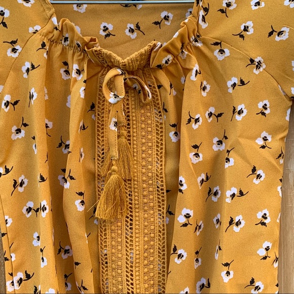 🌸Ransom Girl Blouse with Crocheted Patch on Front 🌸 - Picture 3 of 9